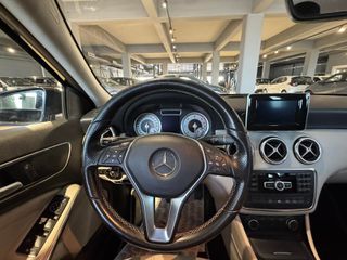 Mercedes-Benz A 180 2015-thumb-8