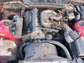 Bmw 318 1990 i.s-thumb-11