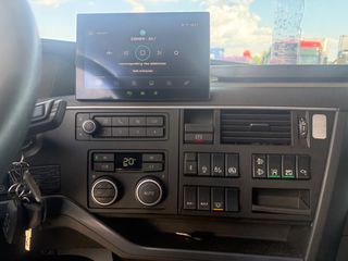 Volvo 2022 FH 500XL ADR-thumb-16