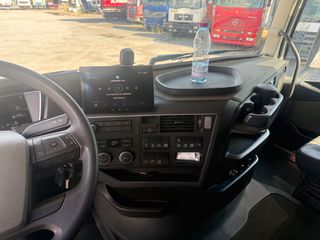 Volvo 2022 FH 500XL ADR-thumb-15