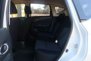 Nissan Note 2014-thumb-10