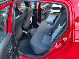 Toyota Yaris 2019-thumb-18