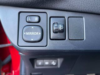 Toyota Yaris 2019-thumb-30