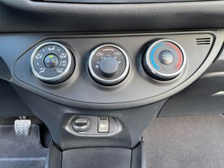Toyota Yaris 2019-thumb-29