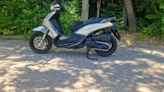 Piaggio Beverly 350 2018 Sport Touring-thumb-1