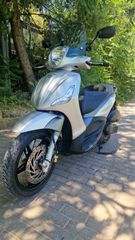 Piaggio Beverly 350 2018 Sport Touring-thumb-2