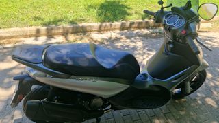 Piaggio Beverly 350 2018 Sport Touring-thumb-4