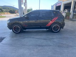 Nissan Qashqai 2010-thumb-2