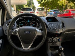 Ford Fiesta 2015-thumb-5