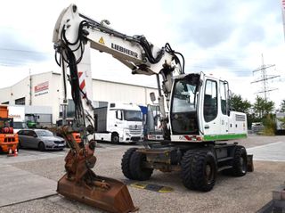 Εκσκαφέας Με Λάστιχα Liebherr 2009 A 900 C