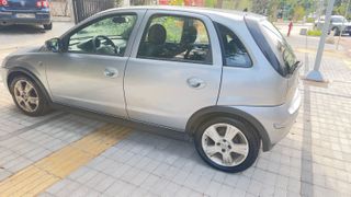 Opel Corsa 2005 C-thumb-7