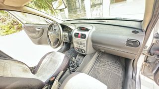 Opel Corsa 2005 C-thumb-10