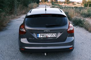 Ford Focus 2011-thumb-9