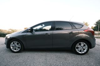 Ford Focus 2011-thumb-13