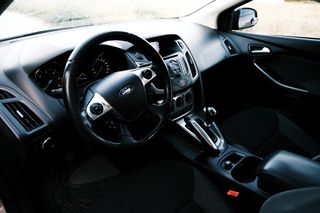 Ford Focus 2011-thumb-22