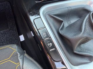 Kia XCeed 2019 1.6 Full Extra PANORAMA Book Service-thumb-17