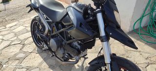 Ducati Hypermotard 796 2011-thumb-4