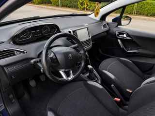 Peugeot 208 2016 1.2-thumb-5