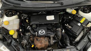 Mazda 2 2004-thumb-10