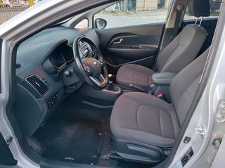 Kia Rio 2016-thumb-8