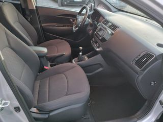 Kia Rio 2016-thumb-10