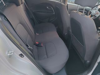 Kia Rio 2016-thumb-15