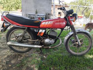 Suzuki 1981-thumb-4