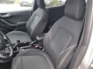 Ford Fiesta 2017 TITANIUM-thumb-7