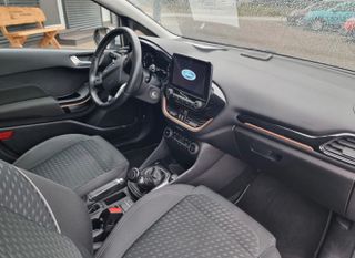 Ford Fiesta 2017 TITANIUM-thumb-8