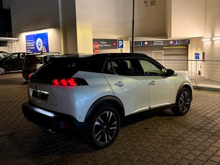 Peugeot 2008 2020 GT-thumb-2