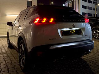 Peugeot 2008 2020 GT-thumb-4