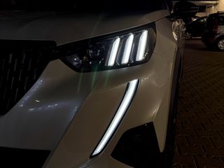 Peugeot 2008 2020 GT-thumb-6