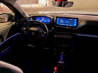 Peugeot 2008 2020 GT-thumb-8