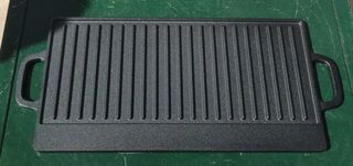 Μαντεμένια Πλάκα Grill Με 2 Λαβές 42x23Cm - Καινούργια.