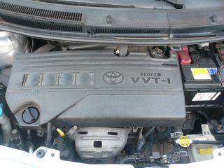 Toyota Yaris 2010-thumb-19