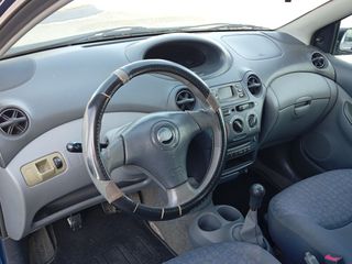 Toyota Yaris 2003 1.3-thumb-5