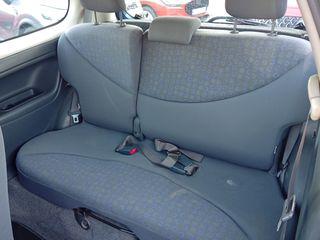 Toyota Yaris 2003 1.3-thumb-7