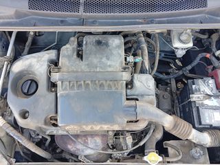Toyota Yaris 2003 1.3-thumb-10