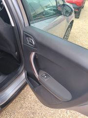 Peugeot 2008 2016-thumb-16