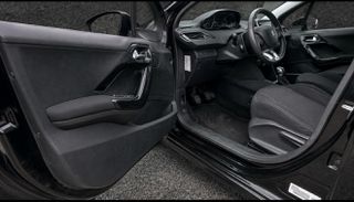 Peugeot 208 2018 1.2 puretech Signature-thumb-8