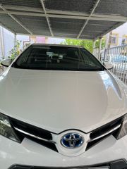 Toyota Auris 2013 hybrid
