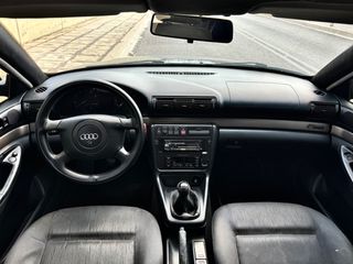 Audi A4 1999 1.6-thumb-8