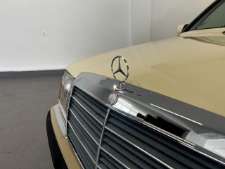 Mercedes-Benz E 200 1991-thumb-3
