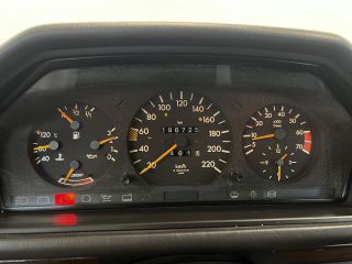 Mercedes-Benz E 200 1991-thumb-19