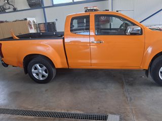 Isuzu D-Max 2014-thumb-13