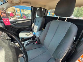 Isuzu D-Max 2014-thumb-17