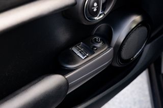 Mini Cooper 2019-thumb-19