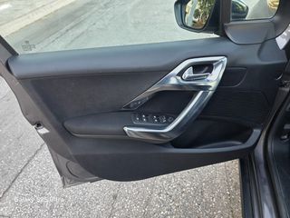 Peugeot 2008 2016-thumb-16