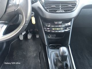 Peugeot 2008 2016-thumb-15