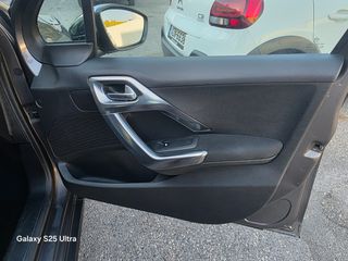 Peugeot 2008 2016-thumb-26